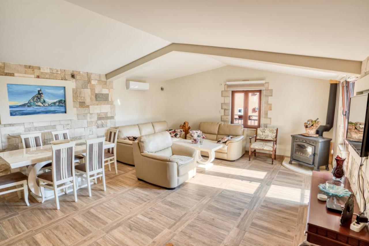 Savovic_Lux Apartment Petrovac Exterior photo